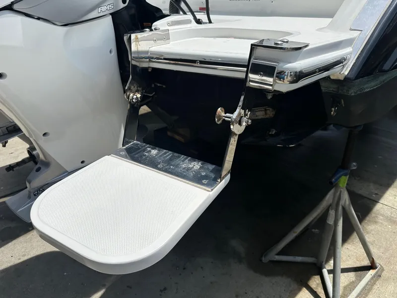 Slide: The Image of 2021 Cobalt 30SC Outboard swim platform detail. - 7