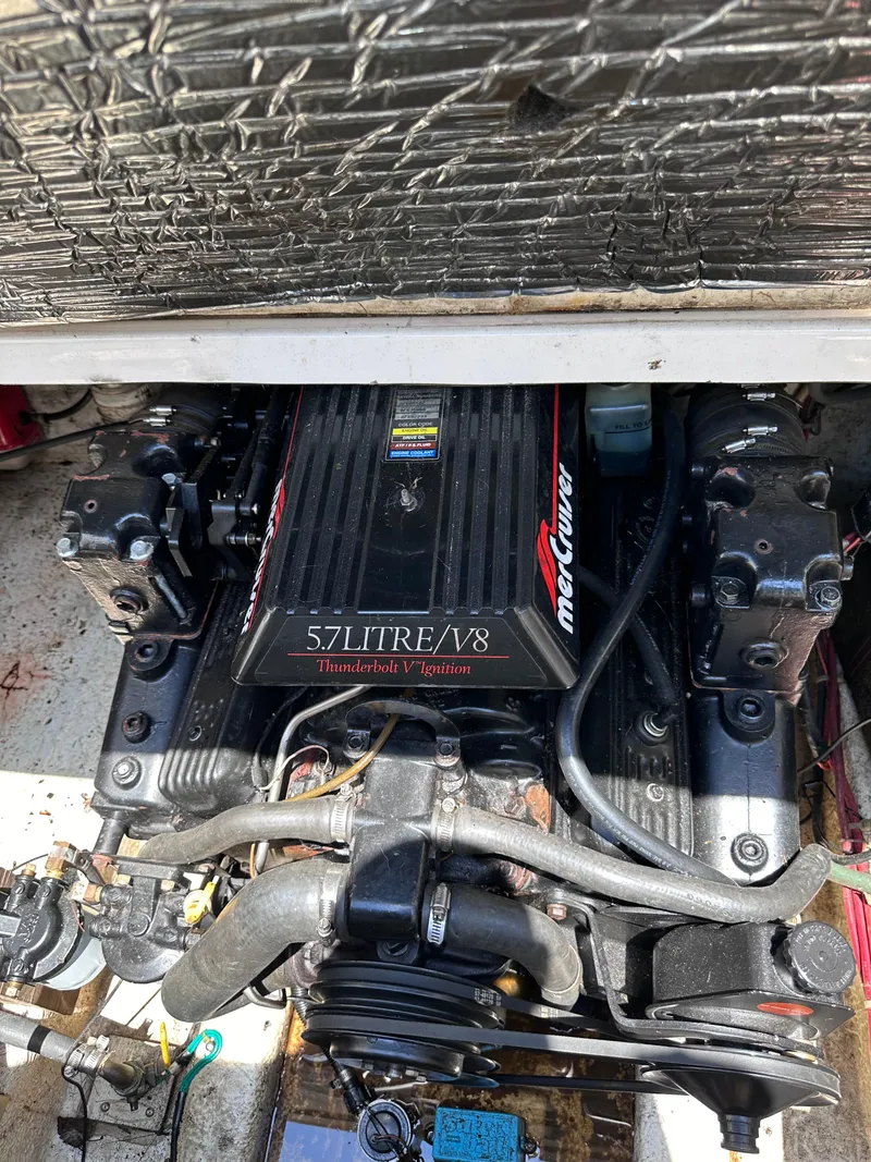 Slide: The Image of 1996 Maxum 2400 SCR boat engine, 5.7L V8 Thunderbolt V Ignition. - 17