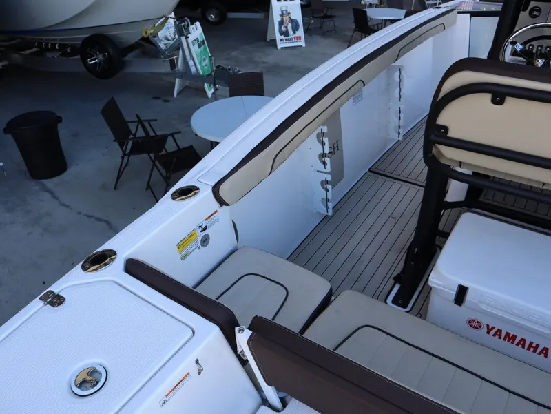 Slide: The Image of Yamaha 255 FSH Sport E 2024 - 18