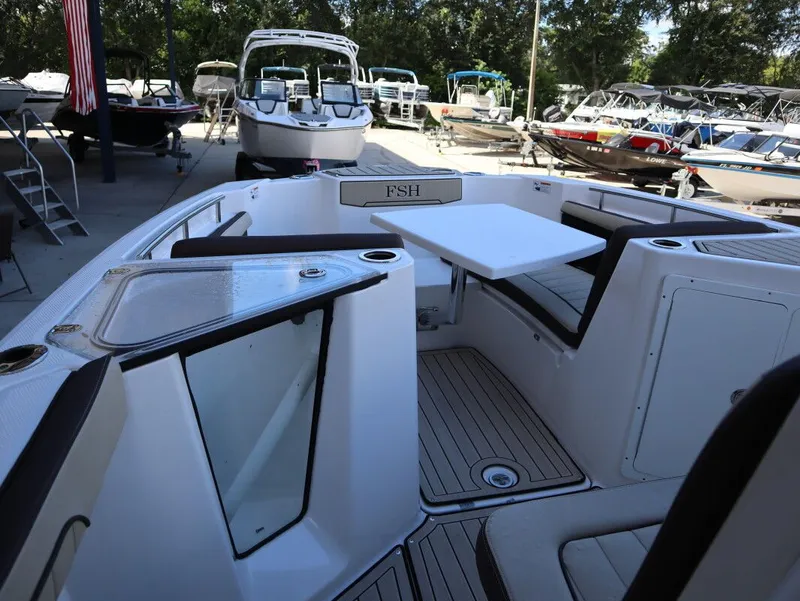 Slide: The Image of Yamaha 255 FSH Sport E 2024 - 24