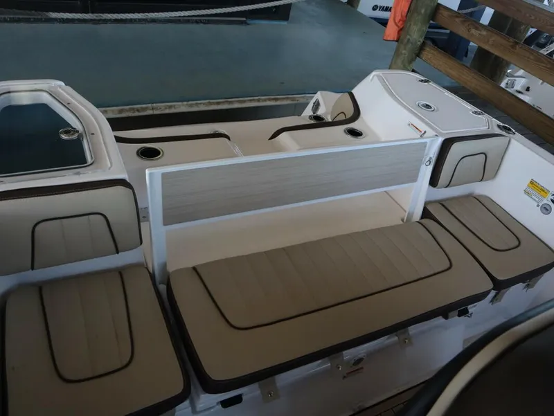 Slide: The Image of Yamaha 255 FSH Sport E 2024 - 6