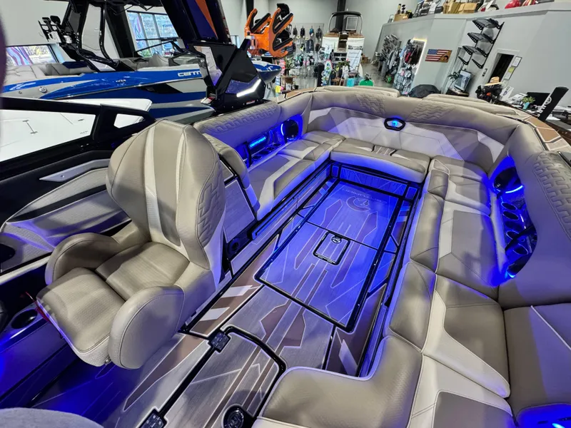 Centurion Ri245 2024 for Sale | MarineSource