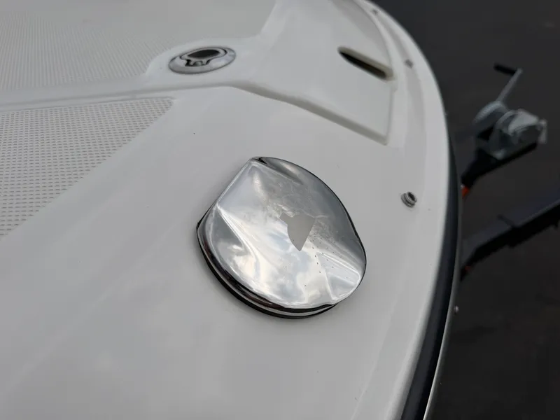 Slide: The Image of Sea Ray SDX 270 2025 - 68
