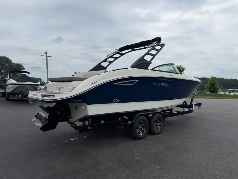 Slide: The Image of Sea Ray SDX 270 2025 - 3