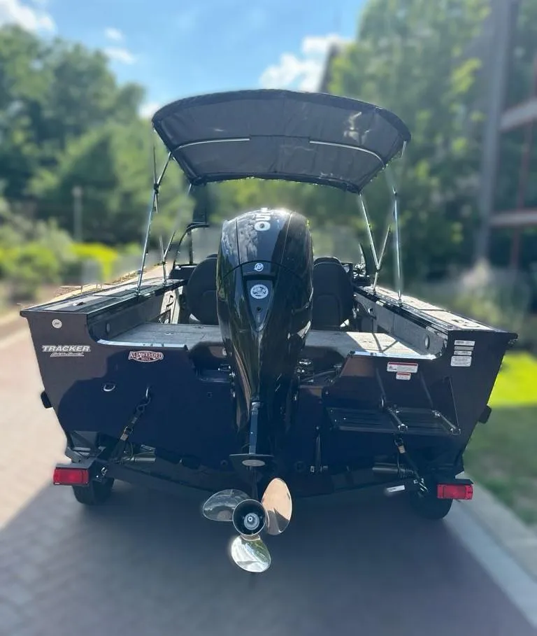 Slide: The Image of 2024 Tracker Targa V-18 WT boat with outboard motor, rear view. - 3