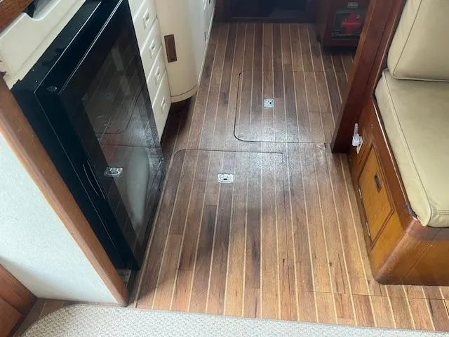 Slide: The Image of 1982 Monk 40 Flooring View - 17