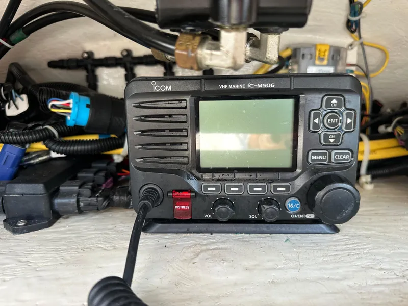 Slide: The Image of VHF marine radio IC-M506 on 2014 Albemarle 360 Express Fisherman boat. - 49