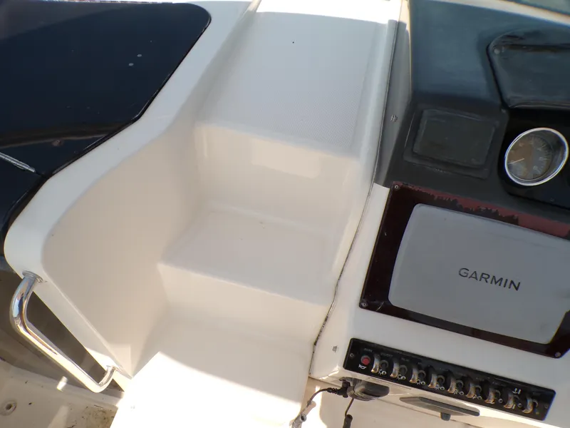 Slide: The Image of Sea Ray Sundancer 2010 helm with Garmin navigation system. - 6