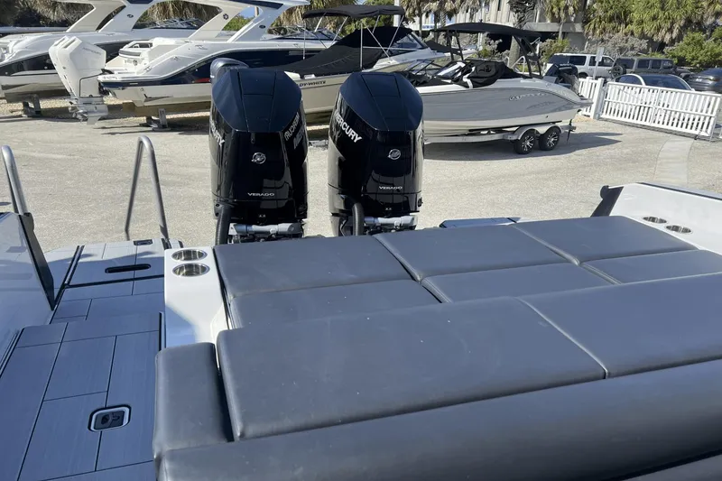 Slide: The Image of Aviara AV32 Outboard 2023 - 12