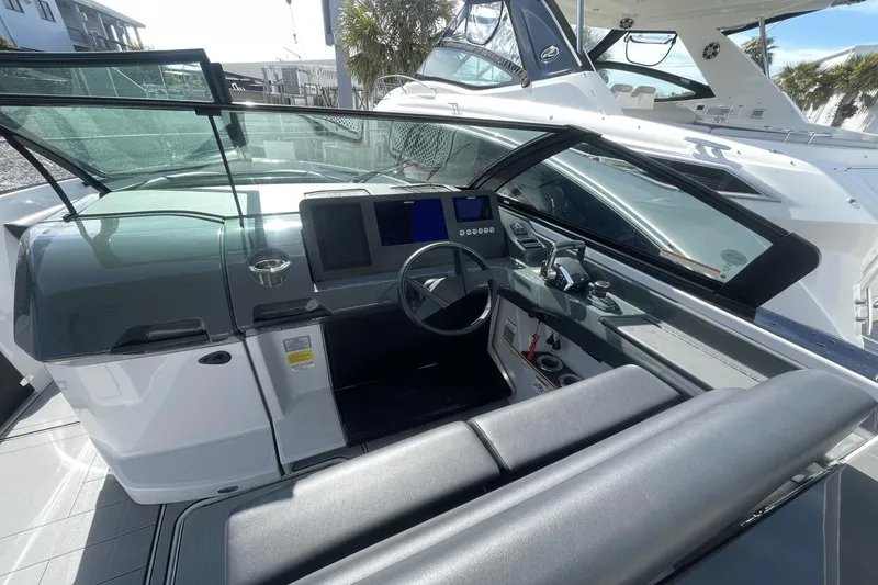 Slide: The Image of Aviara AV32 Outboard 2023 - 22