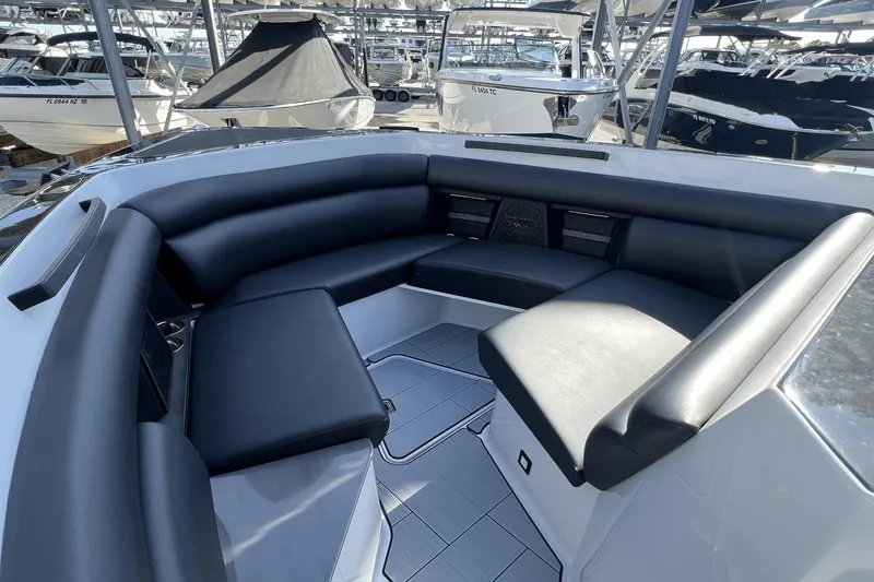 Slide: The Image of Aviara AV32 Outboard 2023 - 29
