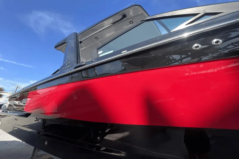 Slide: The Image of Aviara AV32 Outboard 2023 - 5