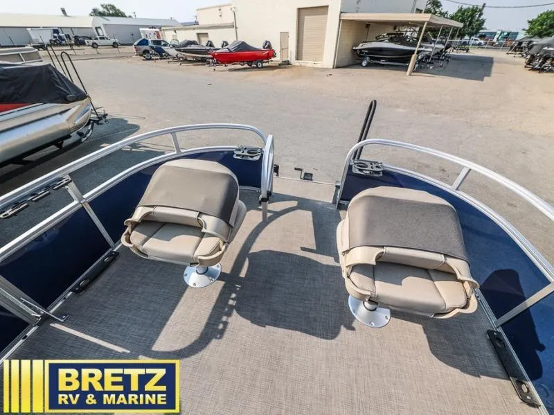Slide: The Image of BASS BUGGY 16 XL Select 2025 pontoon boat at Bretz RV & Marine dealership. - 10