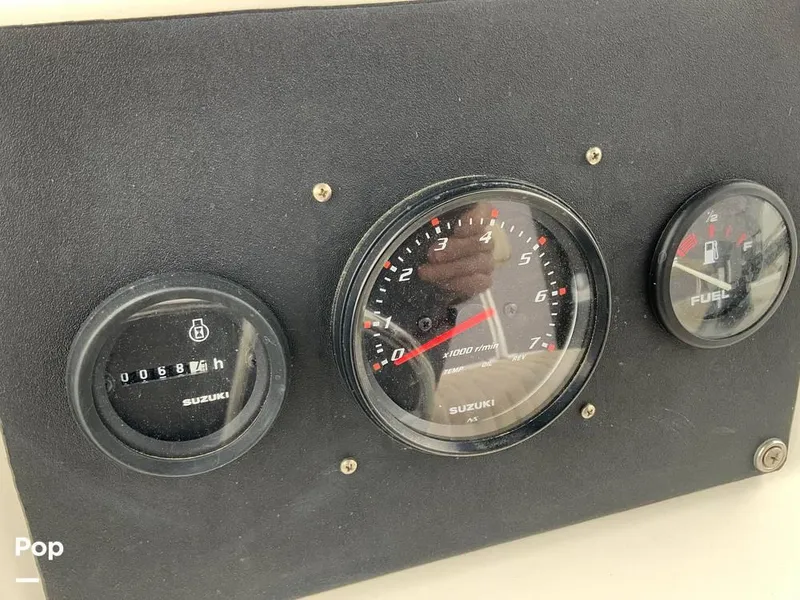 Slide: The Image of 2004 Mako 212 for sale in trappe, MD - 18