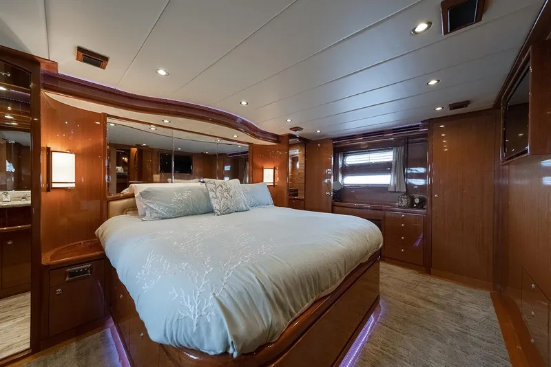 Slide: The Image of Master Stateroom - 18
