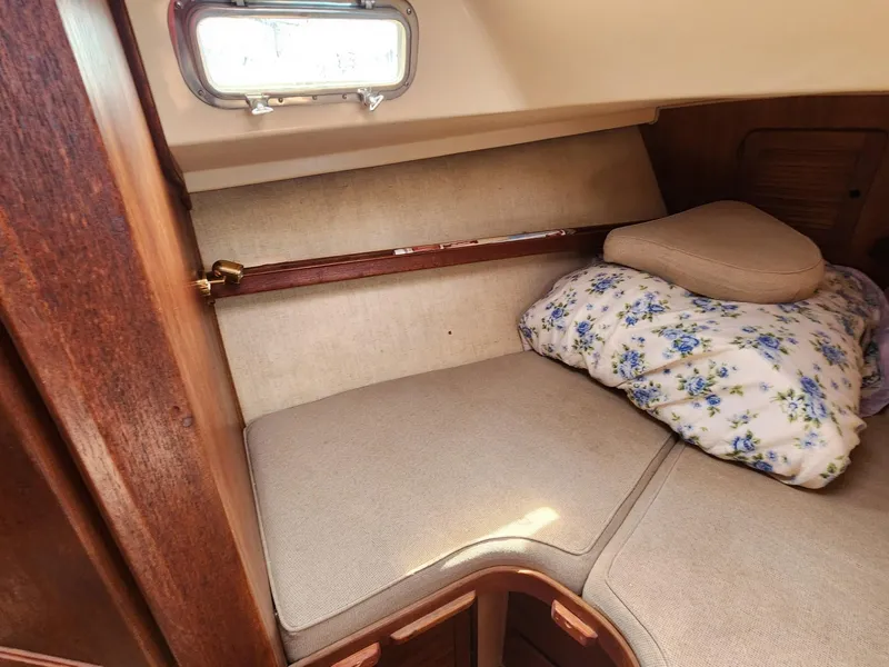 Slide: The Image of Navigation system of a 1989 Island Packet 35 sailboat. - 28