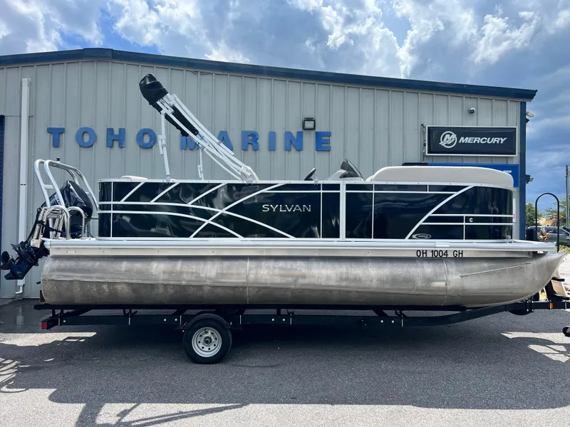 The Image of 2022 Sylvan Mirage 820 CRS C pontoon boat at Toho Marine dealership. - 1