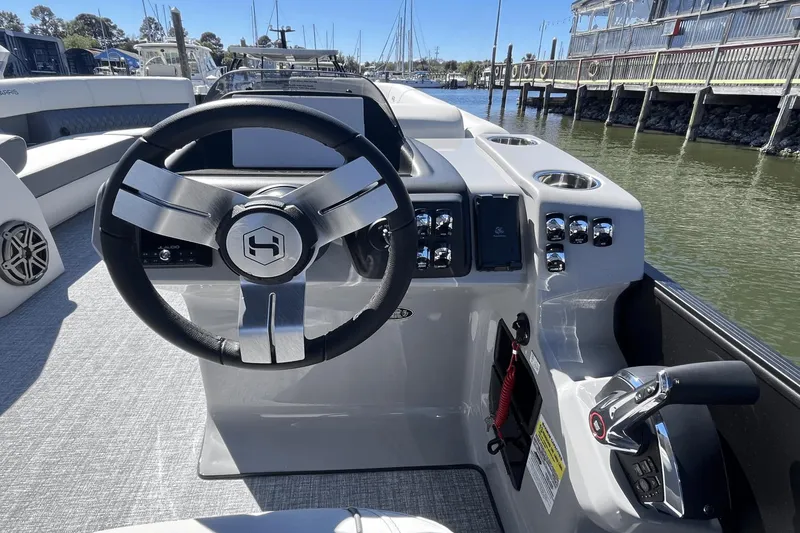 Slide: The Image of Harris 250 SUNLINER 2025 - 9