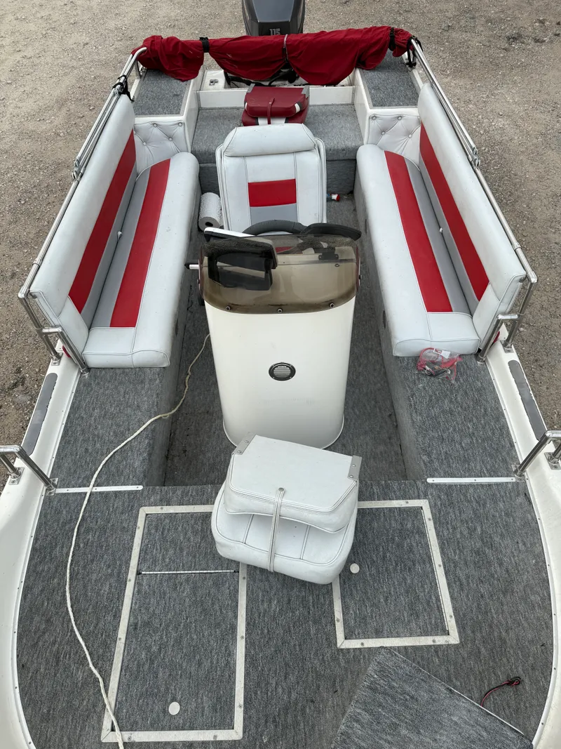 Slide: The Image of Deck Boat 2000 - 4