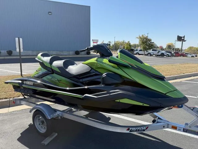 Slide: The Image of Yamaha FX Cruiser SVHO 2024 - 3