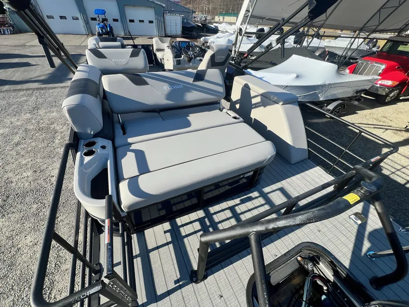 Slide: The Image of Sylvan L-3 CLZ Tritoon 2025 - 27