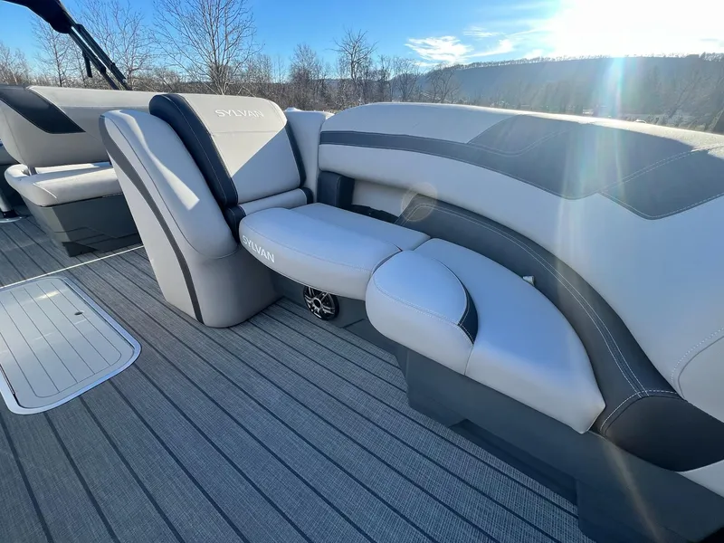 Slide: The Image of Sylvan L-3 CLZ Tritoon 2025 - 31