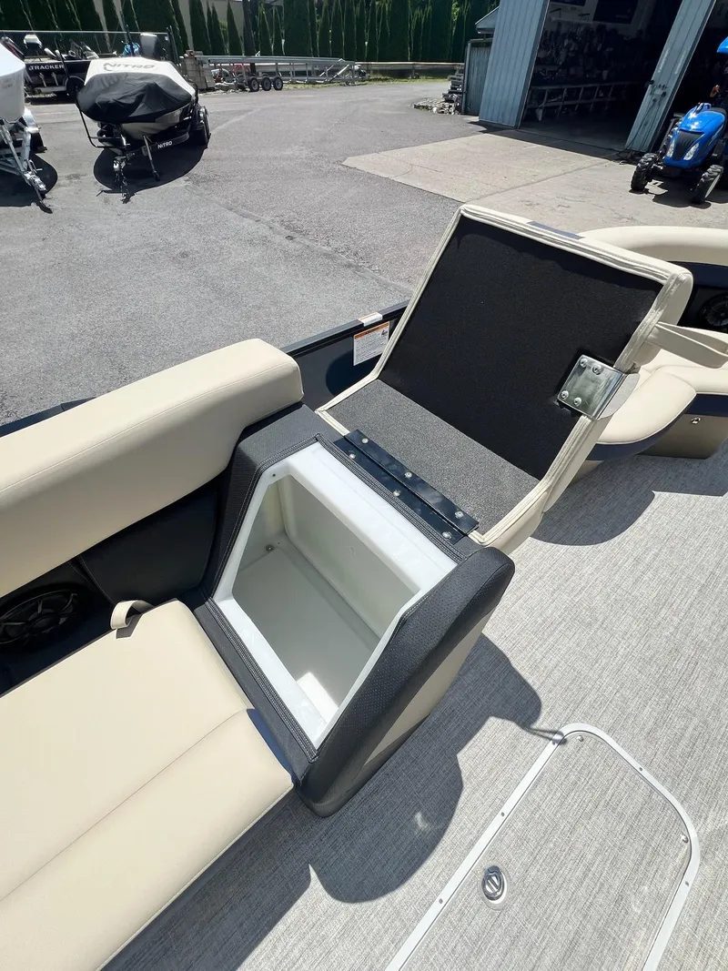 Slide: The Image of Berkshire CTS Series 24 RFC 3.0 Tritoon 2025 - 30