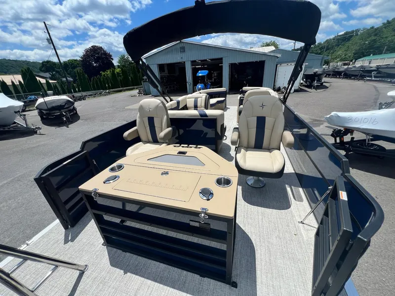 Slide: The Image of Berkshire CTS Series 24 RFC 3.0 Tritoon 2025 - 43