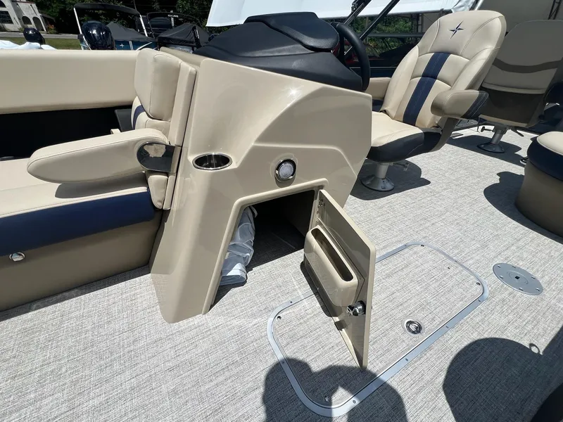 Slide: The Image of Berkshire CTS Series 24 RFC 3.0 Tritoon 2025 - 8