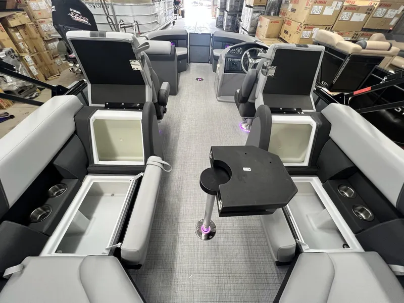 Slide: The Image of Berkshire 22RFX CTS 3.0 Tritoon 2025 - 16