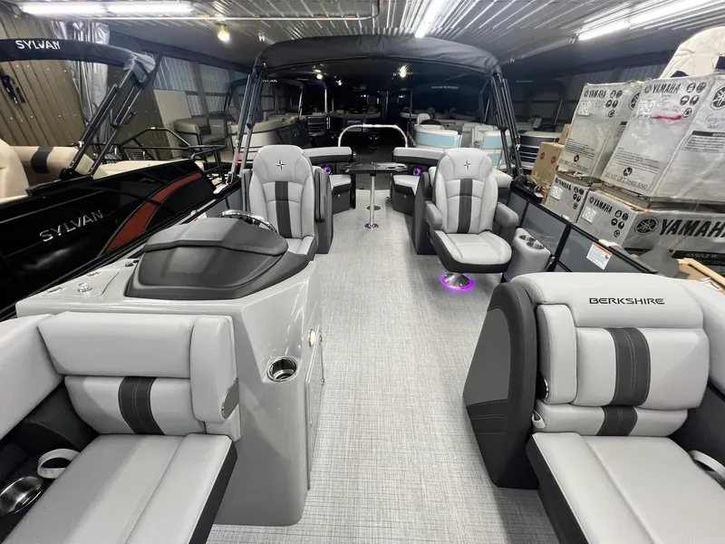 Slide: The Image of Berkshire 22RFX CTS 3.0 Tritoon 2025 - 22