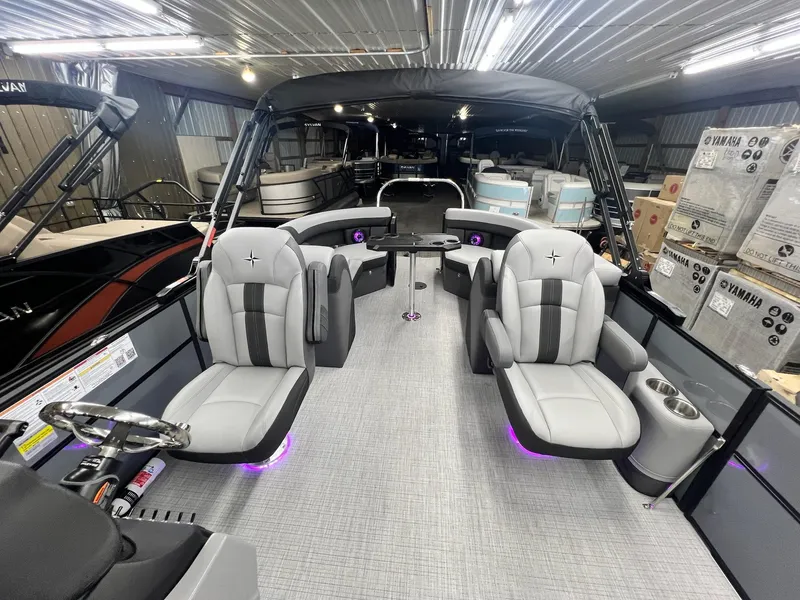 Slide: The Image of Berkshire 22RFX CTS 3.0 Tritoon 2025 - 27