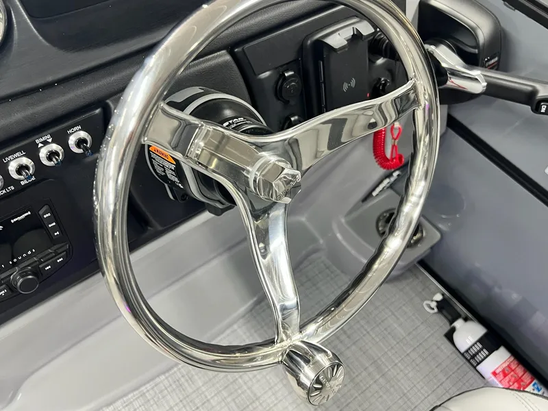 Slide: The Image of Berkshire 22RFX CTS 3.0 Tritoon 2025 - 32