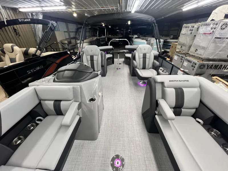 Slide: The Image of Berkshire 22RFX CTS 3.0 Tritoon 2025 - 36