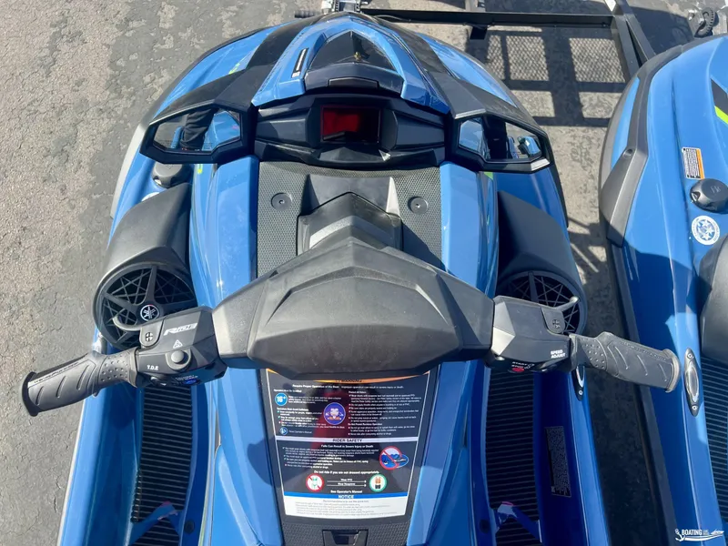 Slide: The Image of 2025 Yamaha WaveRunner VX Cruiser HO with Audio, top view of handlebars and controls. - 4