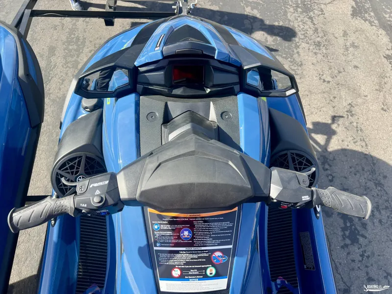 Slide: The Image of 2025 Yamaha WaveRunner VX Cruiser HO with Audio, top view of handlebars and controls. - 5