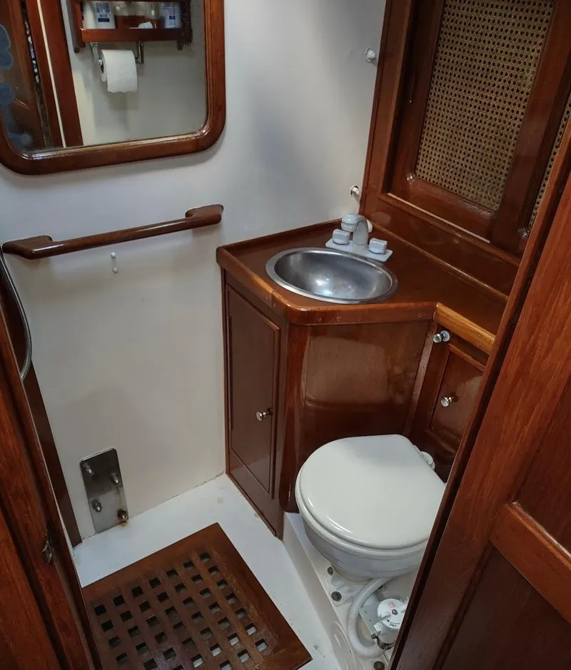 Slide: The Image of Islander 40 1983 - 50