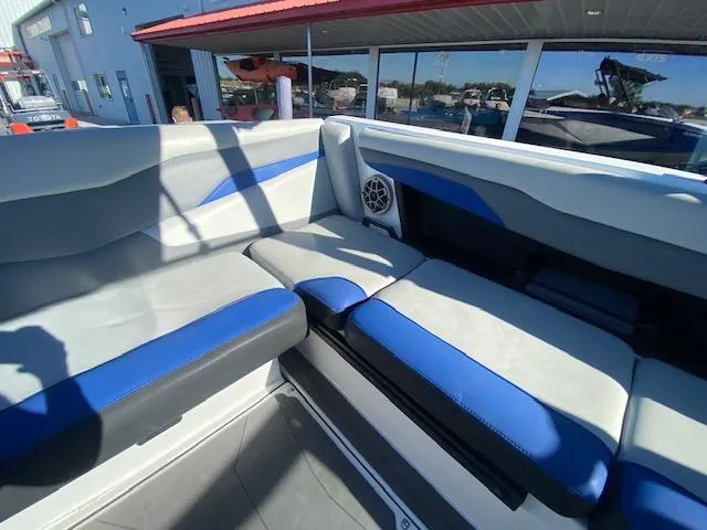 Slide: The Image of Axis Wake Research T220 2022 - 11