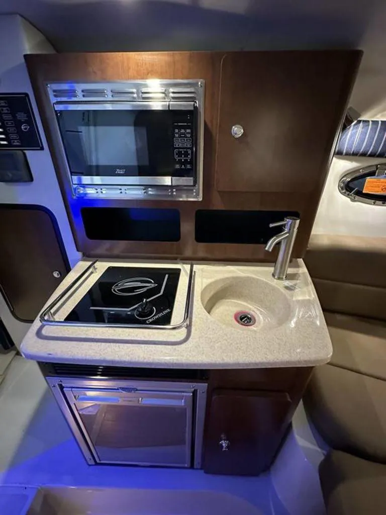 Slide: The Image of Crownline Boats 270 CR 2024 - 15