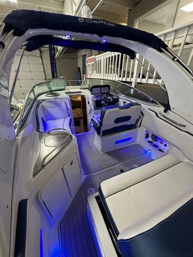 Slide: The Image of Crownline Boats 270 CR 2024 - 3