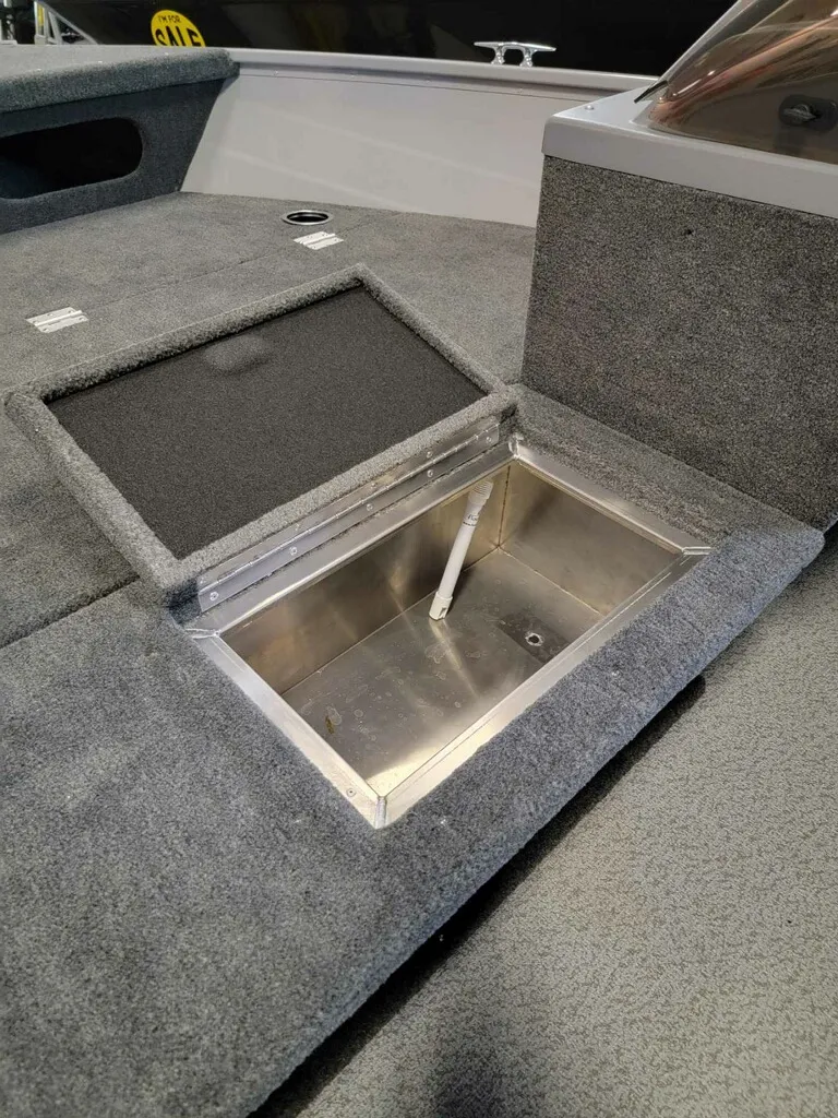 Slide: The Image of Smoker Craft RESORTER 151 2023 - 4