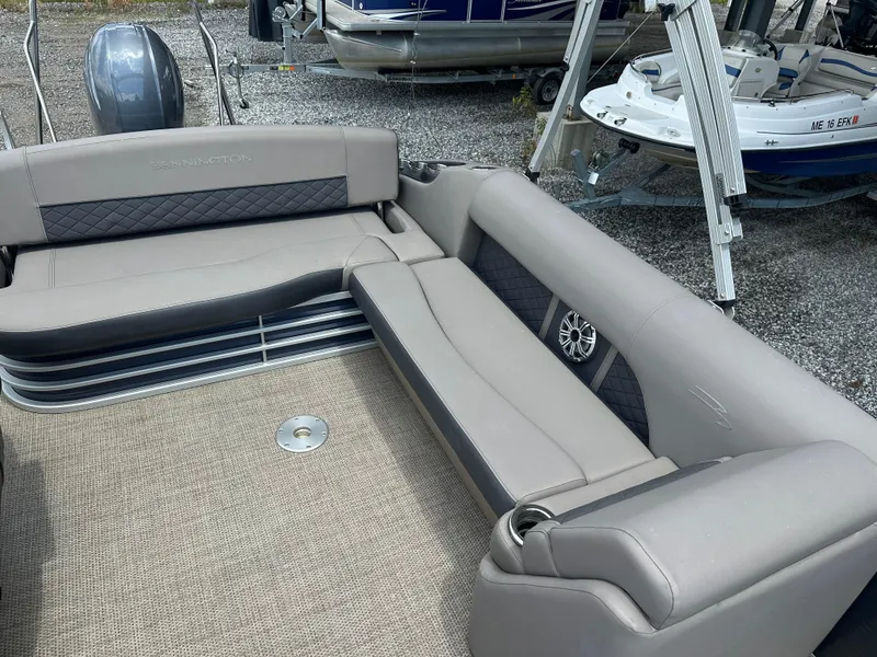 Slide: The Image of Bennington 23 SX 2019 - 13