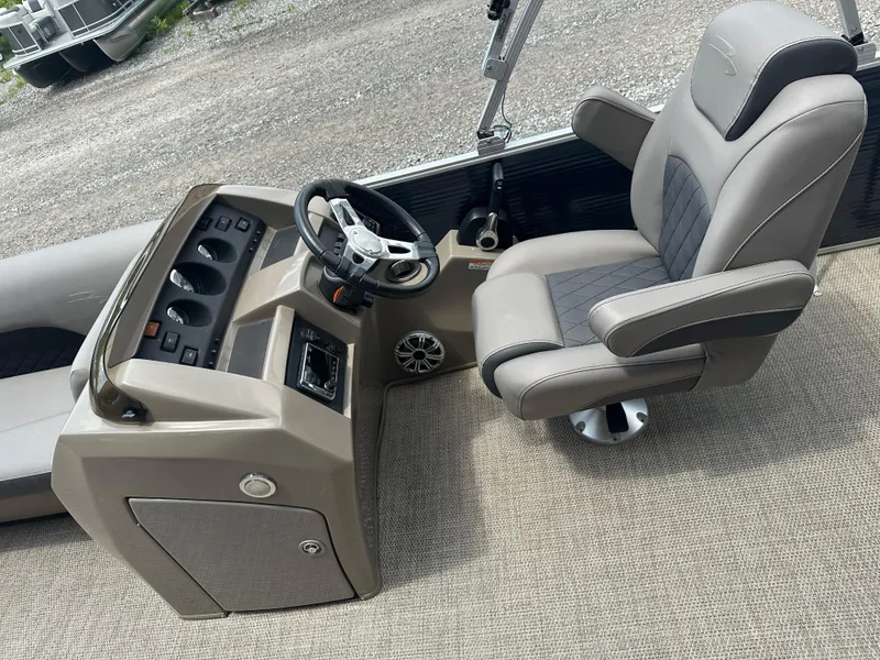 Slide: The Image of Bennington 23 SX 2019 - 16