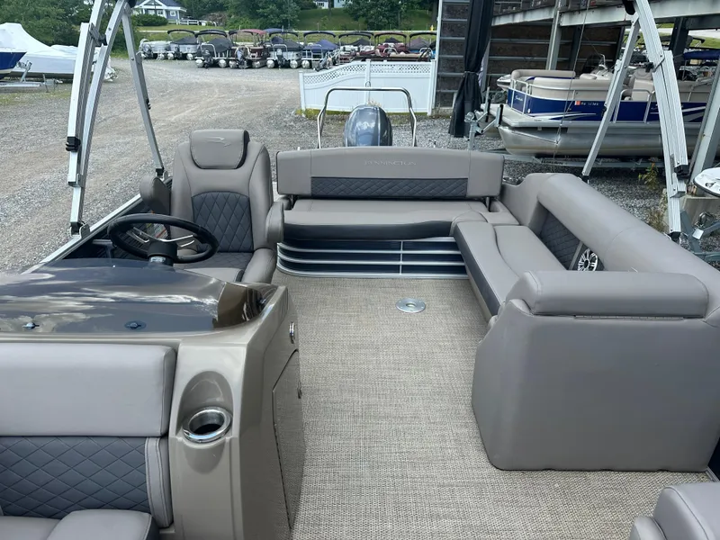 Slide: The Image of Bennington 23 SX 2019 - 18