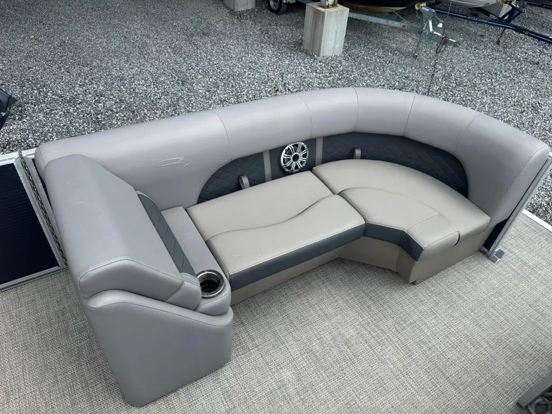 Slide: The Image of Bennington 23 SX 2019 - 20