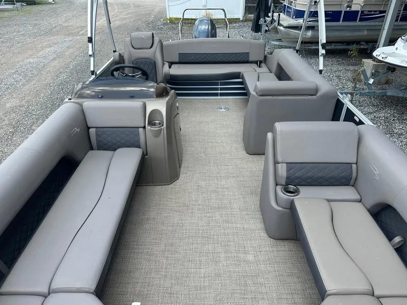 Slide: The Image of Bennington 23 SX 2019 - 23