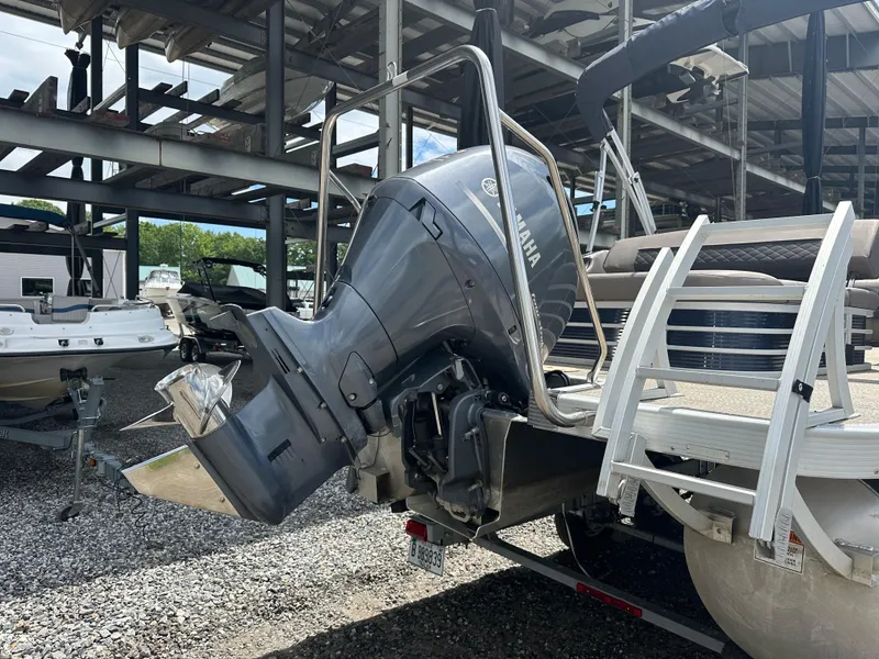 Slide: The Image of Bennington 23 SX 2019 - 4