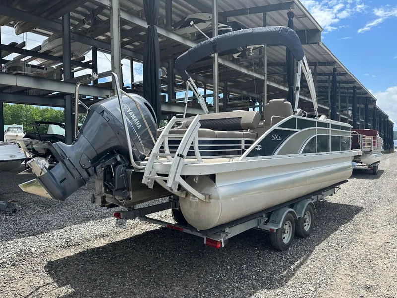 Slide: The Image of Bennington 23 SX 2019 - 5