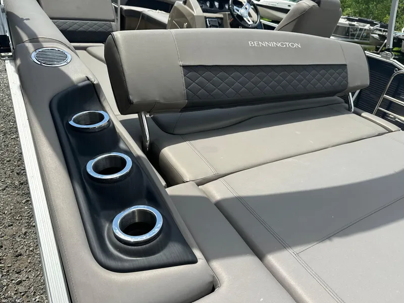 Slide: The Image of Bennington 23 SX 2019 - 9