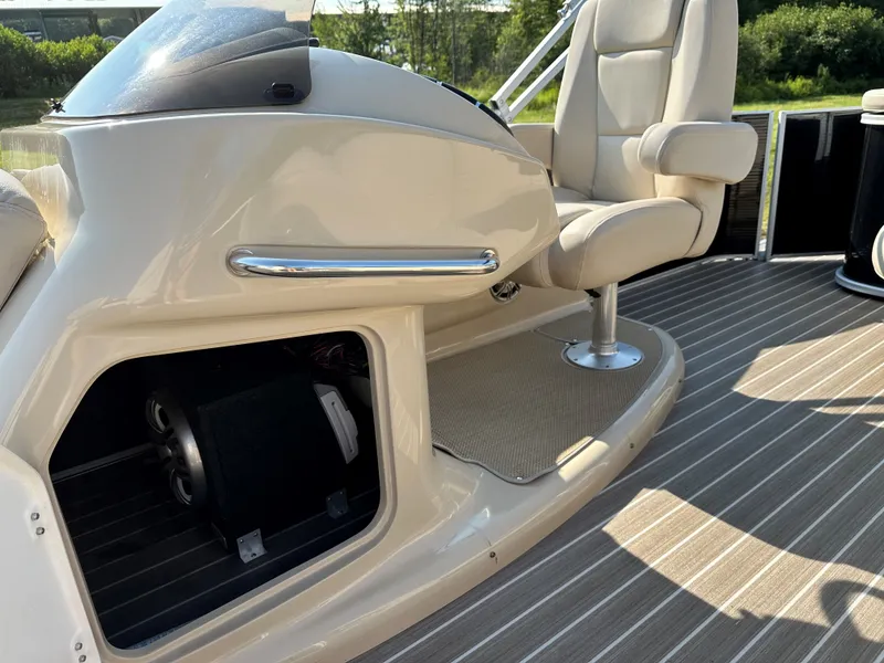 Slide: The Image of Sanpan SP2200BC3 2014 boat cockpit with seat and console. - 11